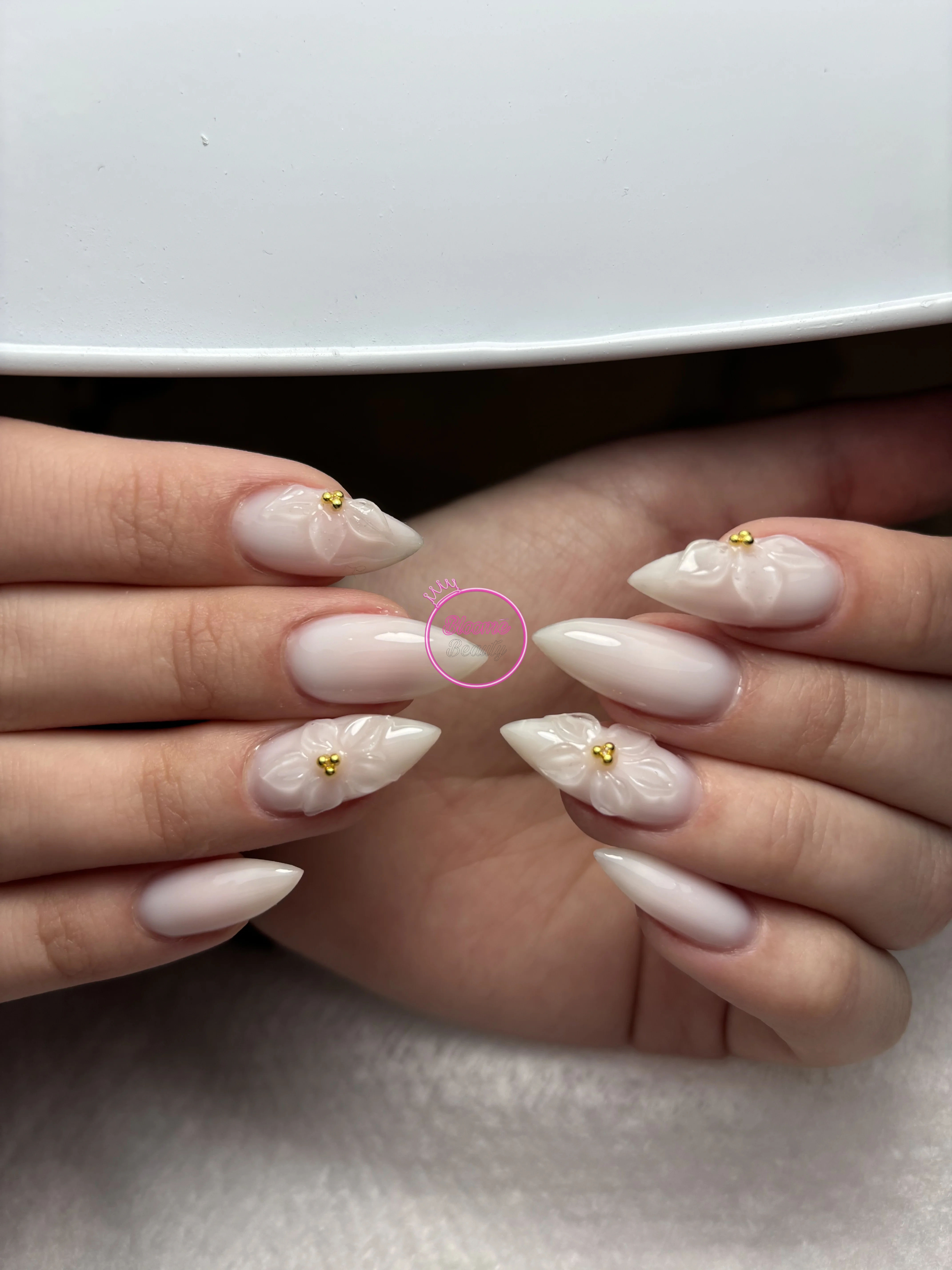 şeffaf 3D çiçek - Protez Tırnak - Bloome Beauty Club Bloome Beauty Club Çayyolu