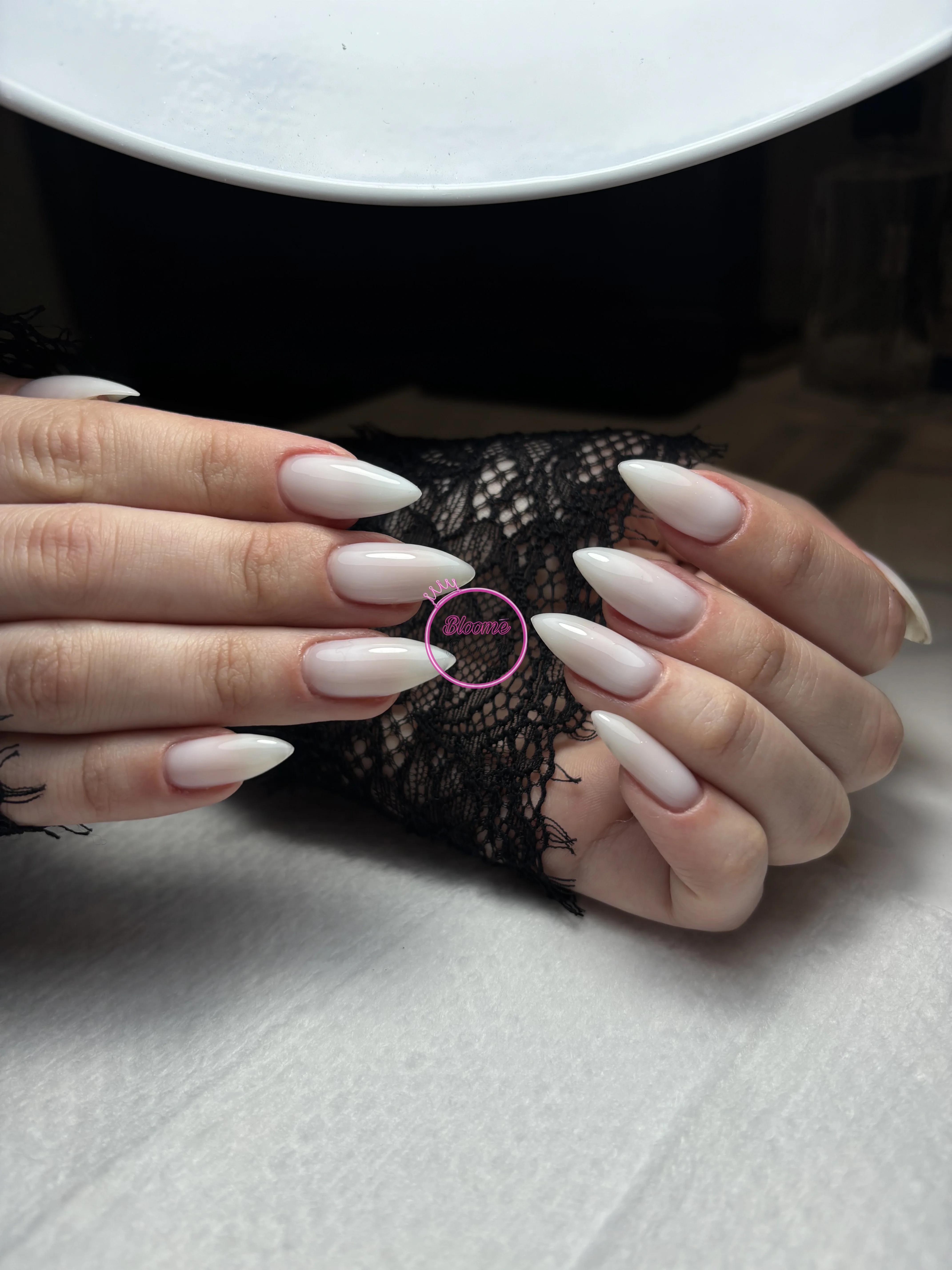 rakı beyazı  - Protez Tırnak - Bloome Beauty Club Bloome Beauty Club Çayyolu