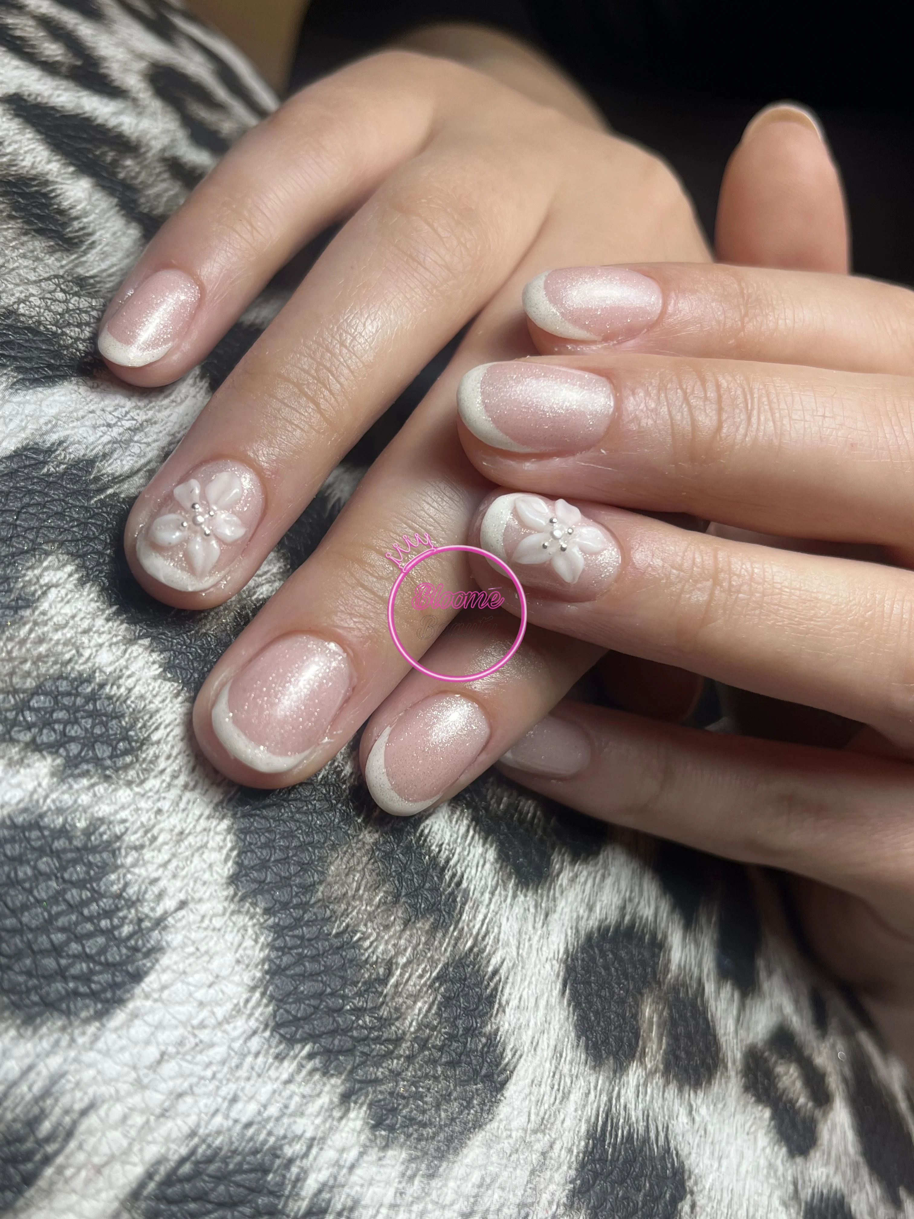 3D çiçek french - Kalıcı Oje - Bloome Beauty Club Bloome Beauty Club Tunalı